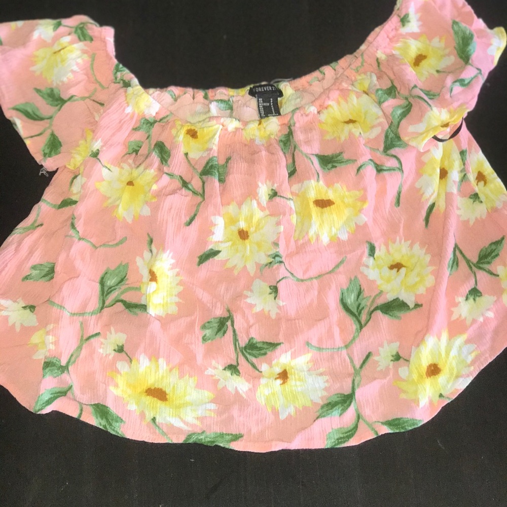 BRAND NEW FOREVER 21 crop top